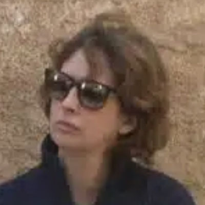 Казаліс, Анна