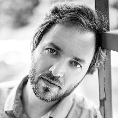 Сенаторов, Артем