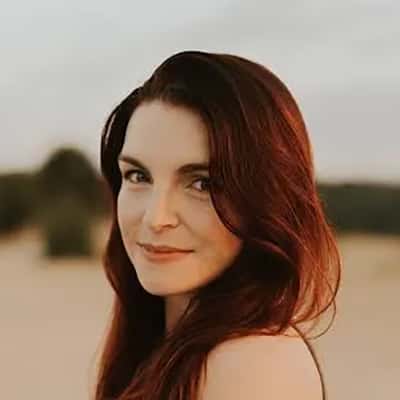 Бродбент, Карісса