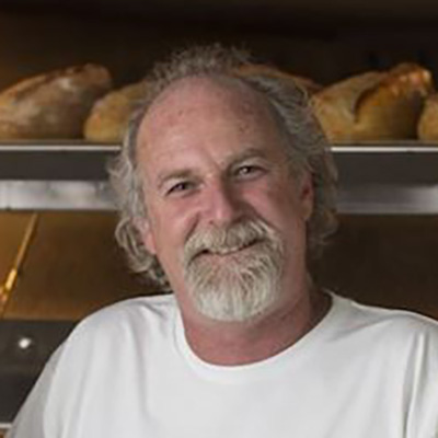 Макгіннесс, Девід