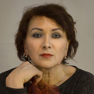 Роздобудько, Ірен