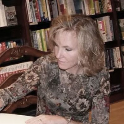 Мур-Малінос, Дженніфер