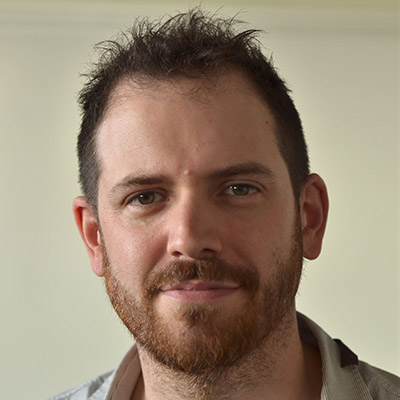 Аберкромбі, Джо