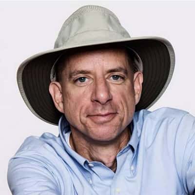 Стрелекі, Джон П.