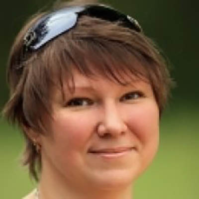 Каспарова, Юлія