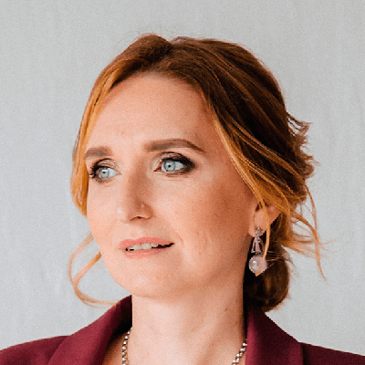 Суркова, Лариса