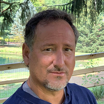 Чізмар, Річард Томас